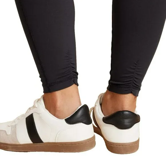 Women's Black High-Waisted Leggings - Picture 3 of 7